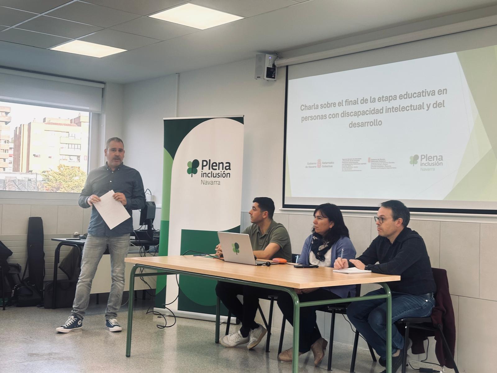 Ir a El final de la etapa educativa centra la sesión informativa en el CEE Andrés Muñoz para familias