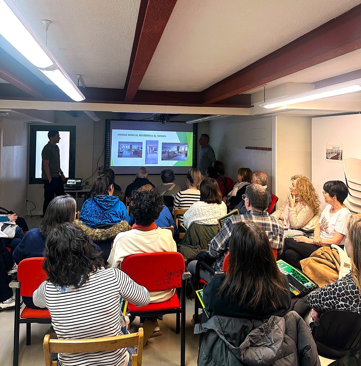 Ir a Sesión informativa para familias de ANFAS sobre la Guía de recursos ocupacionales y vivienda de Navarra