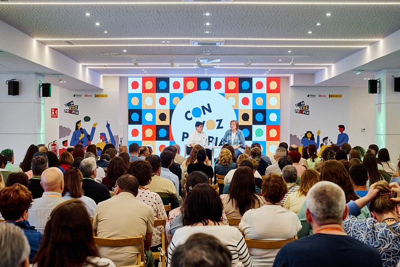 Ir a Más de 300 familiares y personas con discapacidad intelectual se inscriben en la segunda edición formativa Con Voz Propia 2026