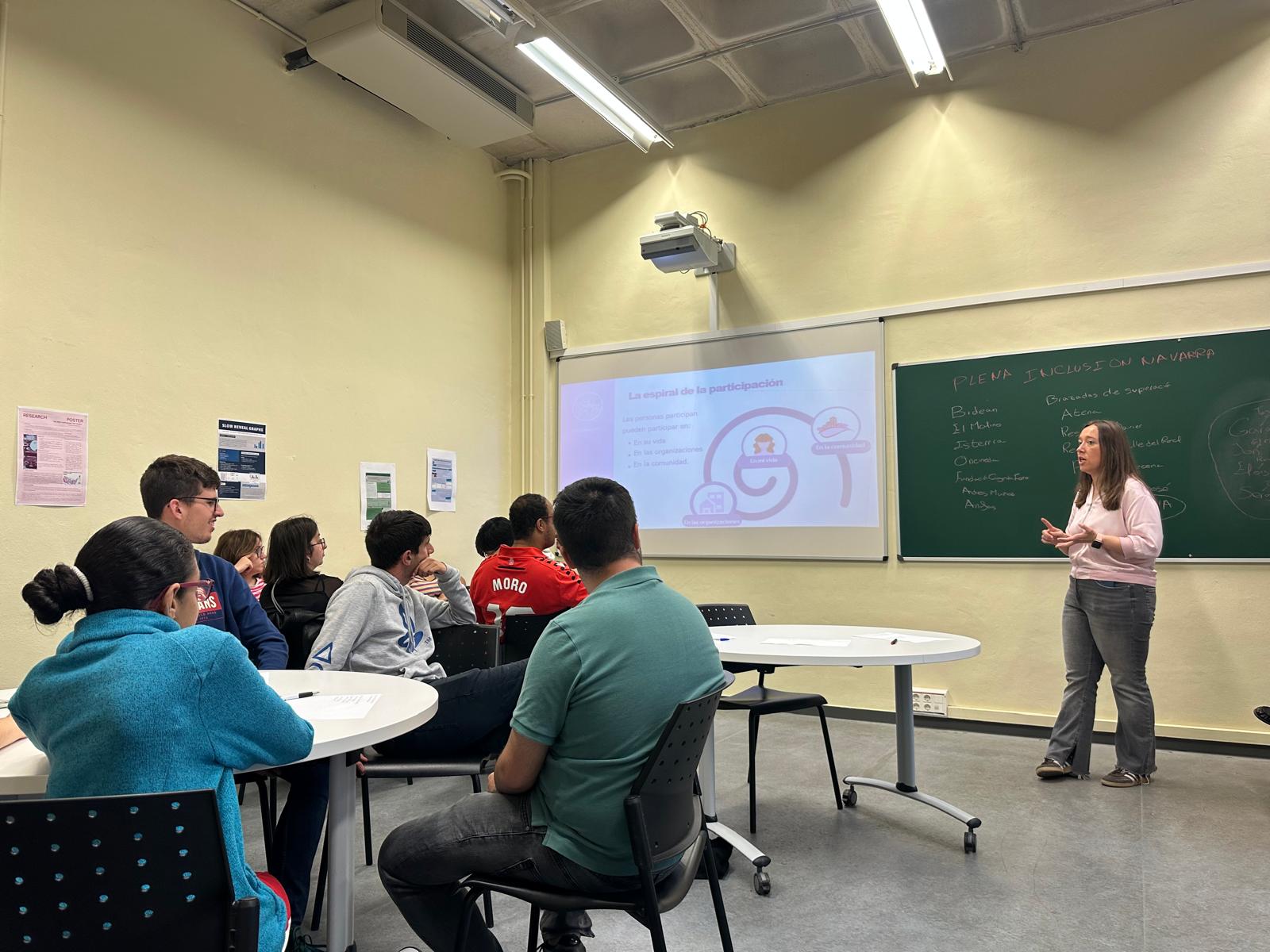Ir a Bárbara Trébol lleva la voz de las personas con discapacidad intelectual al alumnado del Título Propio LaborAble de la UPNA